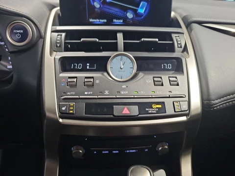 Lexus NX 2.5 300h Premium 2WD