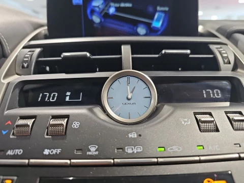 Lexus NX 2.5 300h Premium 2WD