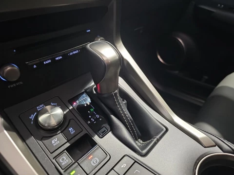 Lexus NX 2.5 300h Premium 2WD