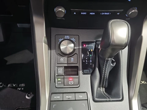 Lexus NX 2.5 300h Premium 2WD