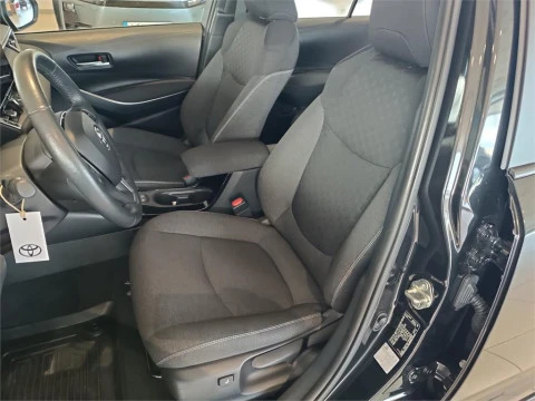 Toyota Corolla Sedán 140H Eco
