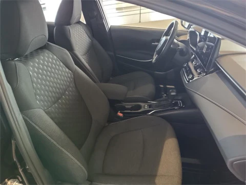 Toyota Corolla Sedán 140H Eco