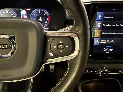 Volvo XC40 2.0 D3 R-Design Auto