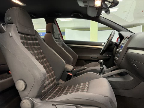 Volkswagen Golf GTI  2.0 TFSI 147 kW (200 CV)