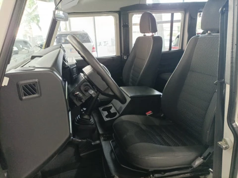 Land Rover Defender 110 SW S