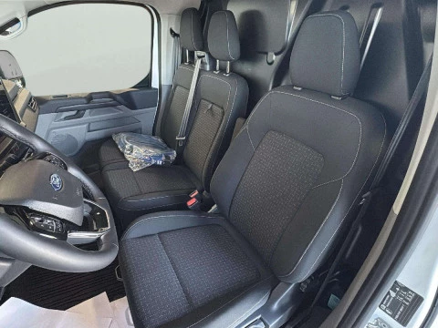 Ford Transit Custom BEV 83KWH 100KW 320 TREND VAN RWD SWB 136 4P