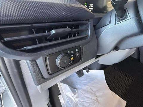 Ford Transit Custom BEV 83KWH 100KW 320 TREND VAN RWD SWB 136 4P