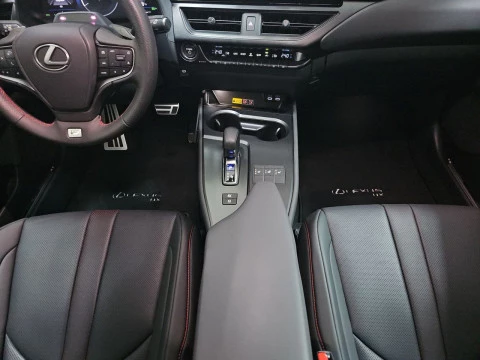 Lexus UX 2.0 300h F Sport Plus