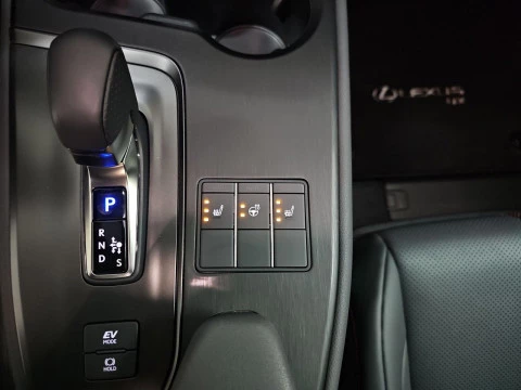 Lexus UX 2.0 300h F Sport Plus