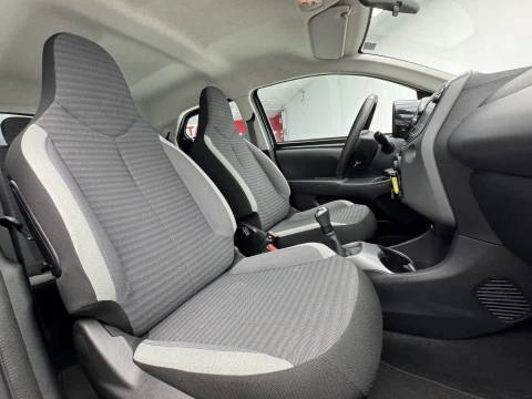 Toyota Aygo 1.0 70 x-play