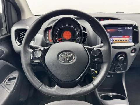 Toyota Aygo 1.0 70 x-play
