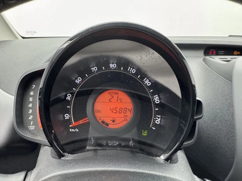 Toyota Aygo 1.0 70 x-play