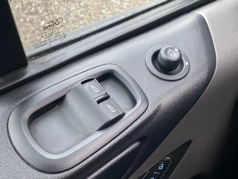 Ford Transit Custom Kombi 2.0 TDCI 96kW 320 L1 Trend