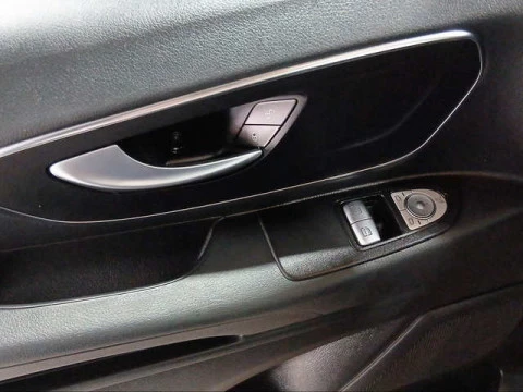 Mercedes-Benz Vito Combi 116 CDI Tourer Select Larga AT 120 kW (163 CV)