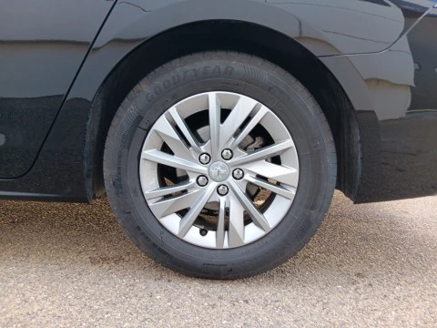 Peugeot 508 5P Active Pack BlueHDi 130 S&S EAT8