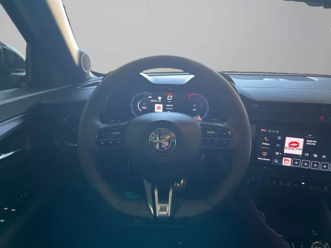 Alfa Romeo Junior Ibrida 100kW (136CV)