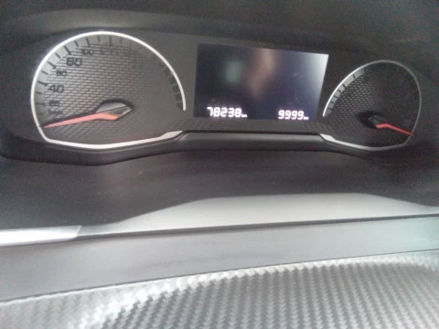 Peugeot 2008 Active BlueHDI 81kW (110CV)