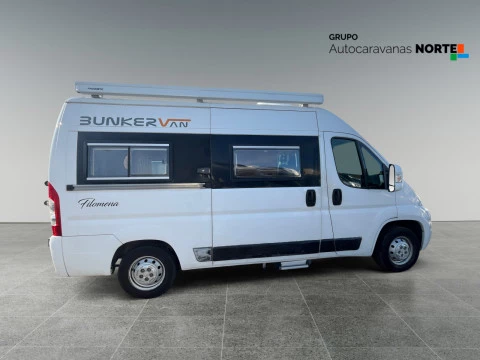 BUNKERVAN TEAM CAMPER