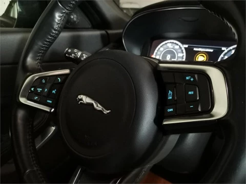 Jaguar E-Pace 2.0P 184kW R-Dynamic 4WD Auto