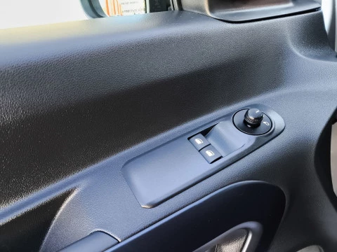 Peugeot Rifter BlueHDi 100 Allure Business Standard 73 kW (100 CV)