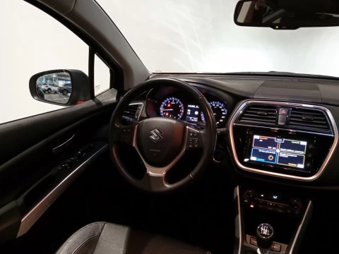 Suzuki S-Cross   1.4L Mild Hybrid S2 4WD