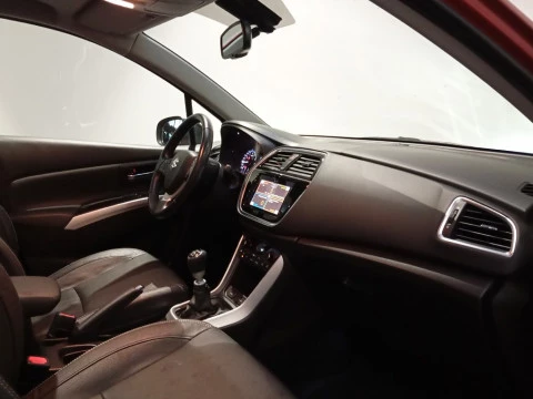 Suzuki S-Cross   1.4L Mild Hybrid S2 4WD