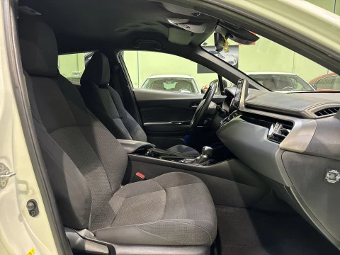 Toyota C-HR 1.8 125H Advance 90 kW (122 CV)