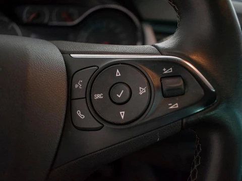 Opel Crossland X 1.6T 73KW SELECTIVE 5P