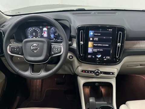 Volvo XC40 XC40 T2 CORE AUTO GASOLINA