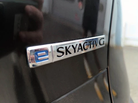 Mazda CX-30 (2022) E-SKYACTIV G 2.0 110 KW (150 CV) MT 2WD HOMURA