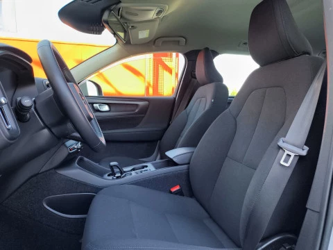 Volvo XC40 T2 Essential Auto 95 kW (129 CV)