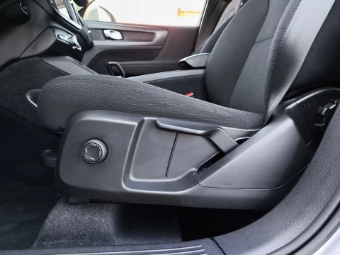 Volvo XC40 T2 Essential Auto 95 kW (129 CV)