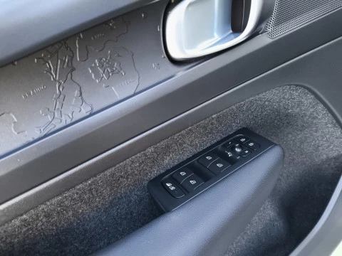 Volvo XC40 T2 Essential Auto 95 kW (129 CV)