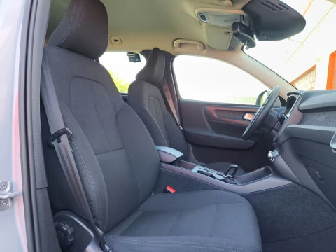 Volvo XC40 T2 Essential Auto 95 kW (129 CV)