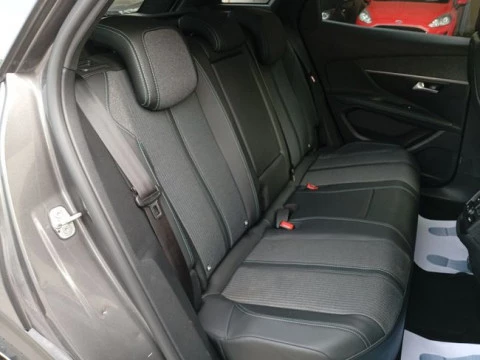 Peugeot 3008 Hybrid 225 e-EAT8 Allure Pack