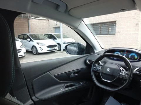 Peugeot 3008 Hybrid 225 e-EAT8 Allure Pack