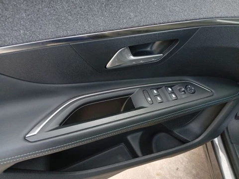 Peugeot 3008 Hybrid 225 e-EAT8 Allure Pack