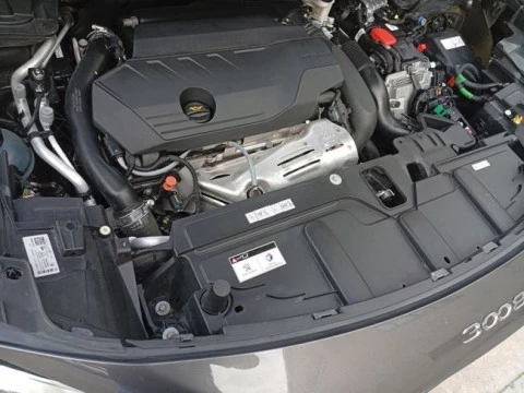 Peugeot 3008 Hybrid 225 e-EAT8 Allure Pack