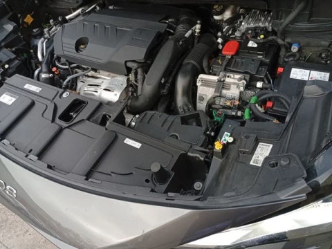 Peugeot 3008 Hybrid 225 e-EAT8 Allure Pack