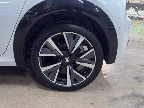 Peugeot 208 PureTech 73kW (100CV) GT