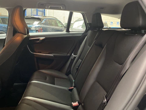Volvo V60 Cross Country familiar 2.0 D3 MOMENTUM 5P