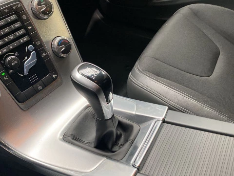 Volvo V60 Cross Country familiar 2.0 D3 MOMENTUM 5P