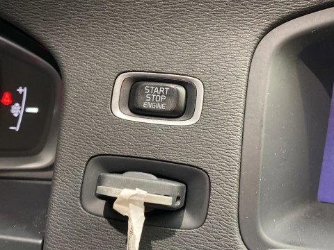 Volvo V60 Cross Country familiar 2.0 D3 MOMENTUM 5P