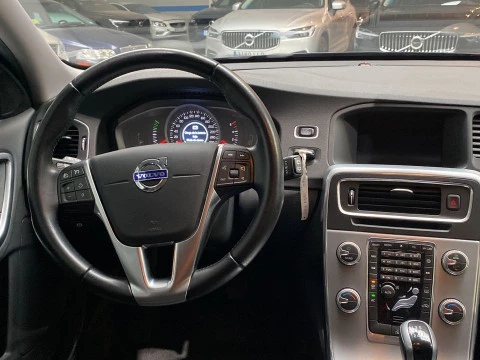 Volvo V60 Cross Country familiar 2.0 D3 MOMENTUM 5P