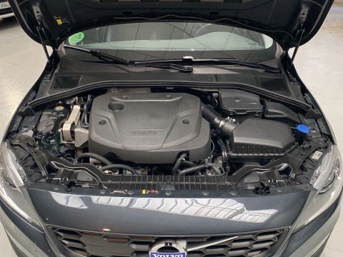 Volvo V60 Cross Country familiar 2.0 D3 MOMENTUM 5P