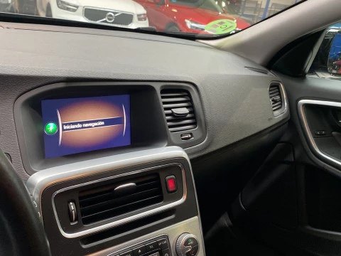 Volvo V60 Cross Country familiar 2.0 D3 MOMENTUM 5P