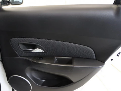 Chevrolet CRUZE sedan 1.6 LS+ CLIMA 4P