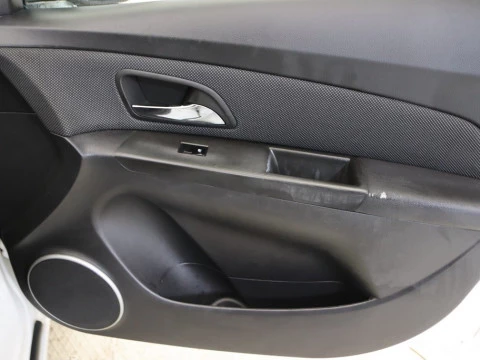 Chevrolet CRUZE sedan 1.6 LS+ CLIMA 4P