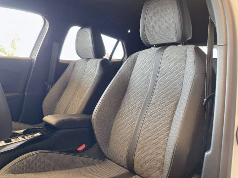 Peugeot 2008 Allure Puretech 100 S&S 6 Vel. MAN