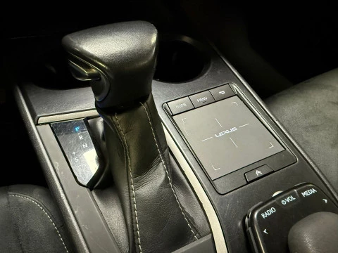 Lexus UX 2.0 250h Business